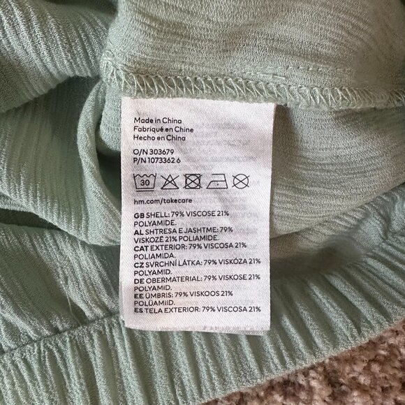 H&M Girls Spring Puff Sleeve Top Light Green - Youth Girls Size 12 - Picture 3 of 3